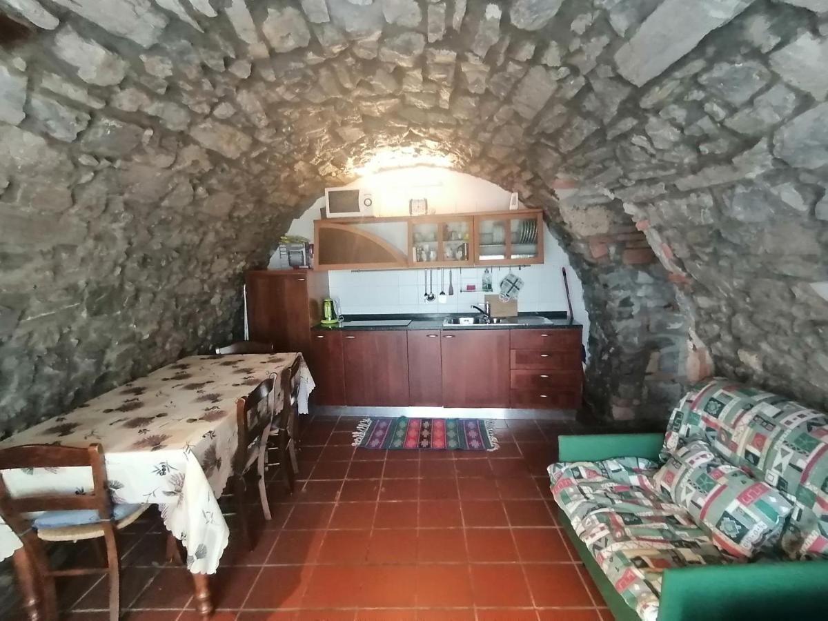 Casa Sasso Apartment Tavernola Bergamasca Exterior foto