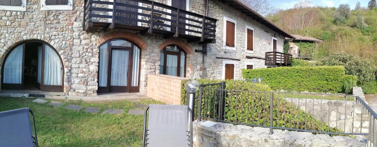 Casa Sasso Apartment Tavernola Bergamasca Exterior foto